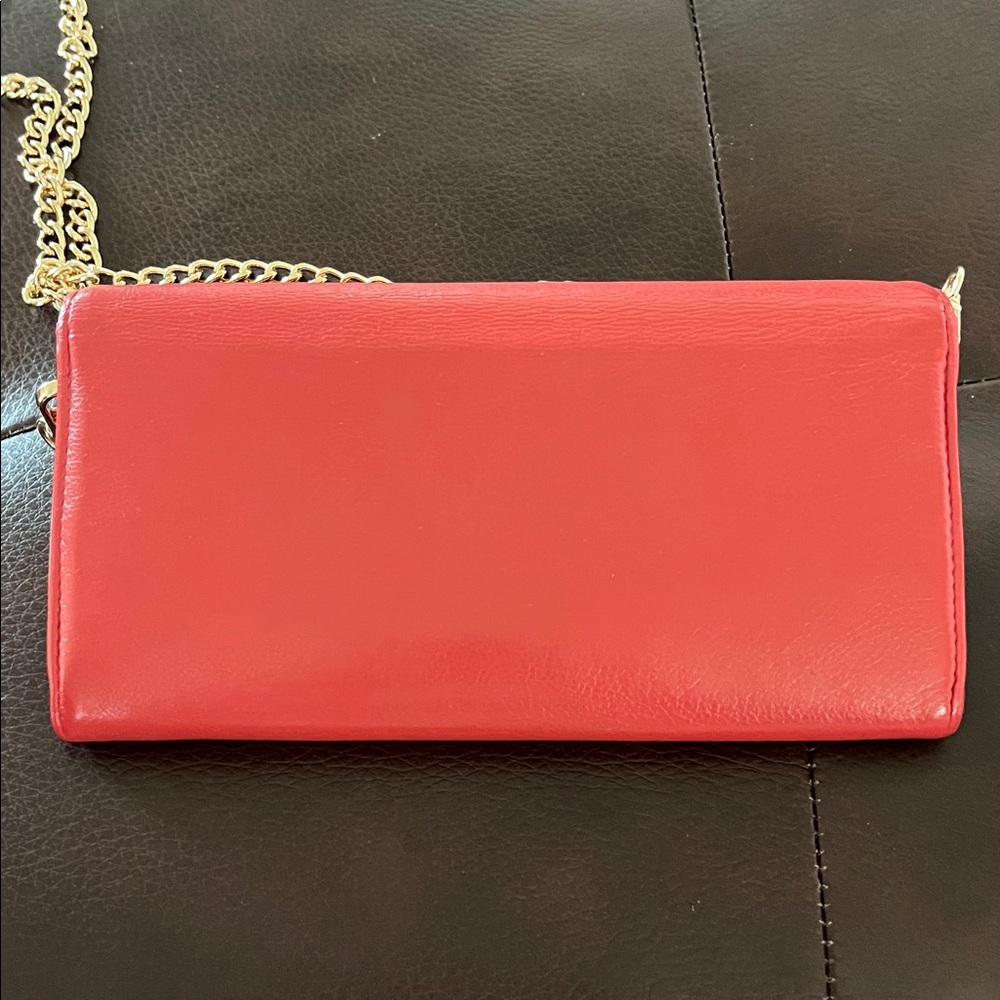 Chanel Red Crossbody Bag with Gold Chain - Picture 4 of 6